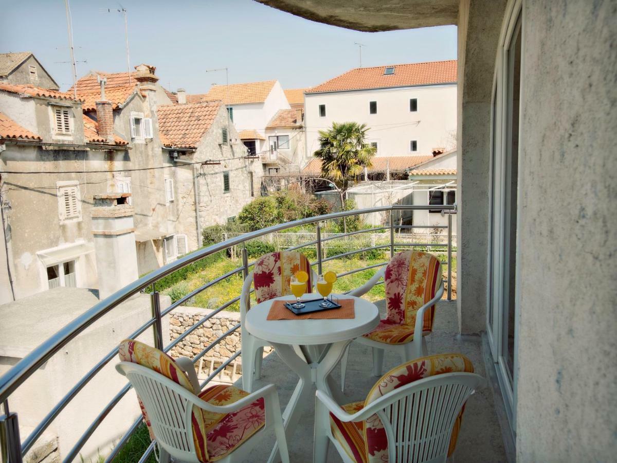 Apartmani Fortuna ズラリン エクステリア 写真